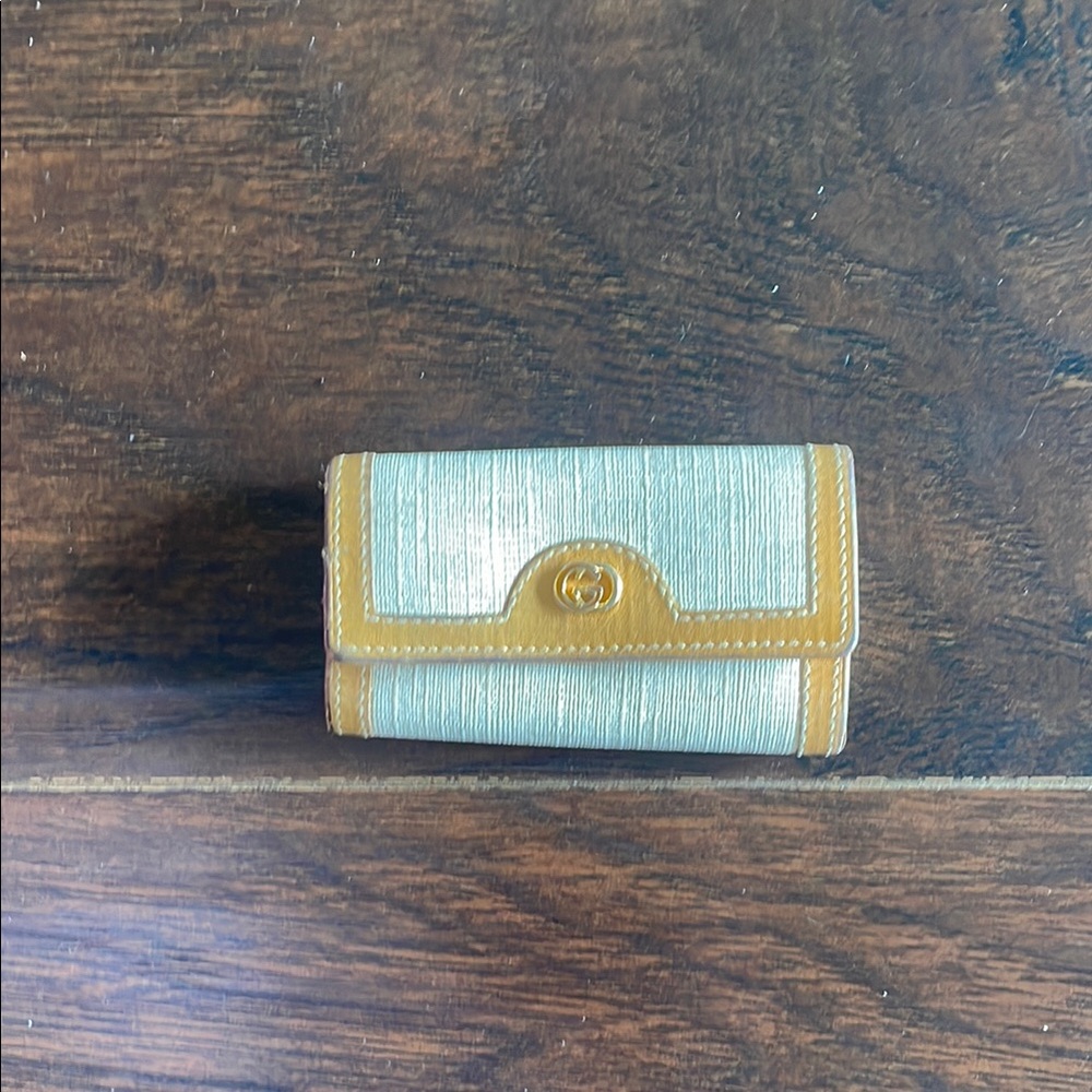 Vintage Gucci Cream and Tan Wallet key case - Picture 3 of 9